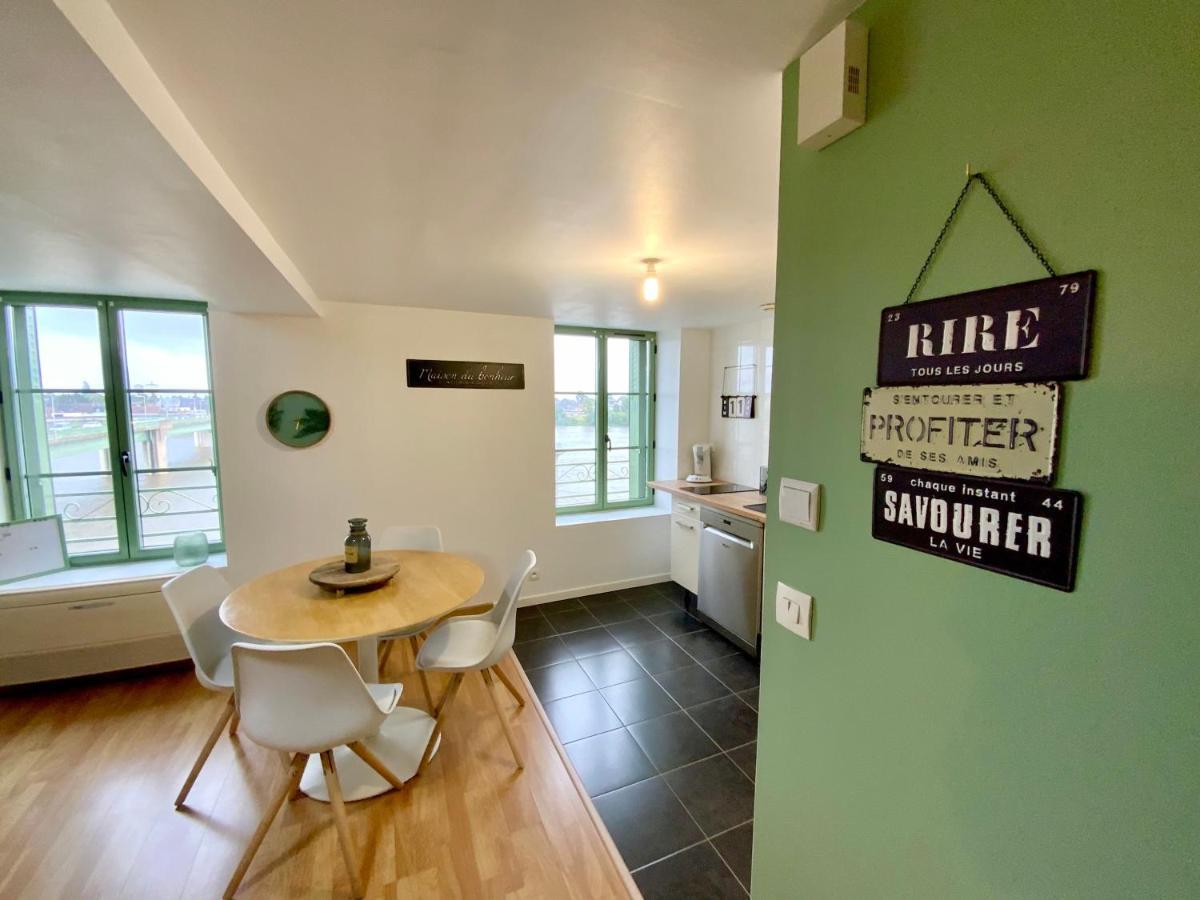 Gite LA VUE LOIRE Appartement Saint-Denis-de lʼHôtel Extérieur photo
